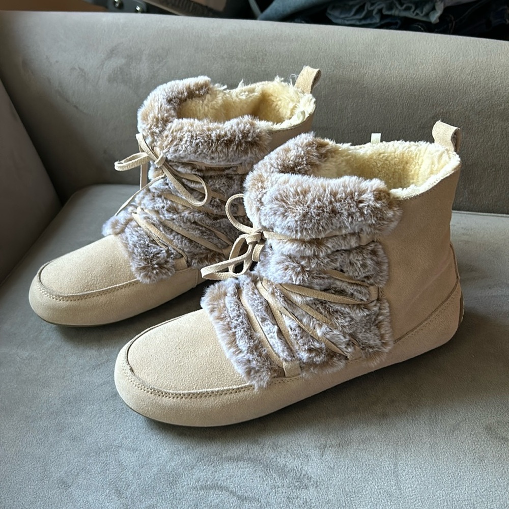 Lucky Brand lightweight, comphy, super cute booties